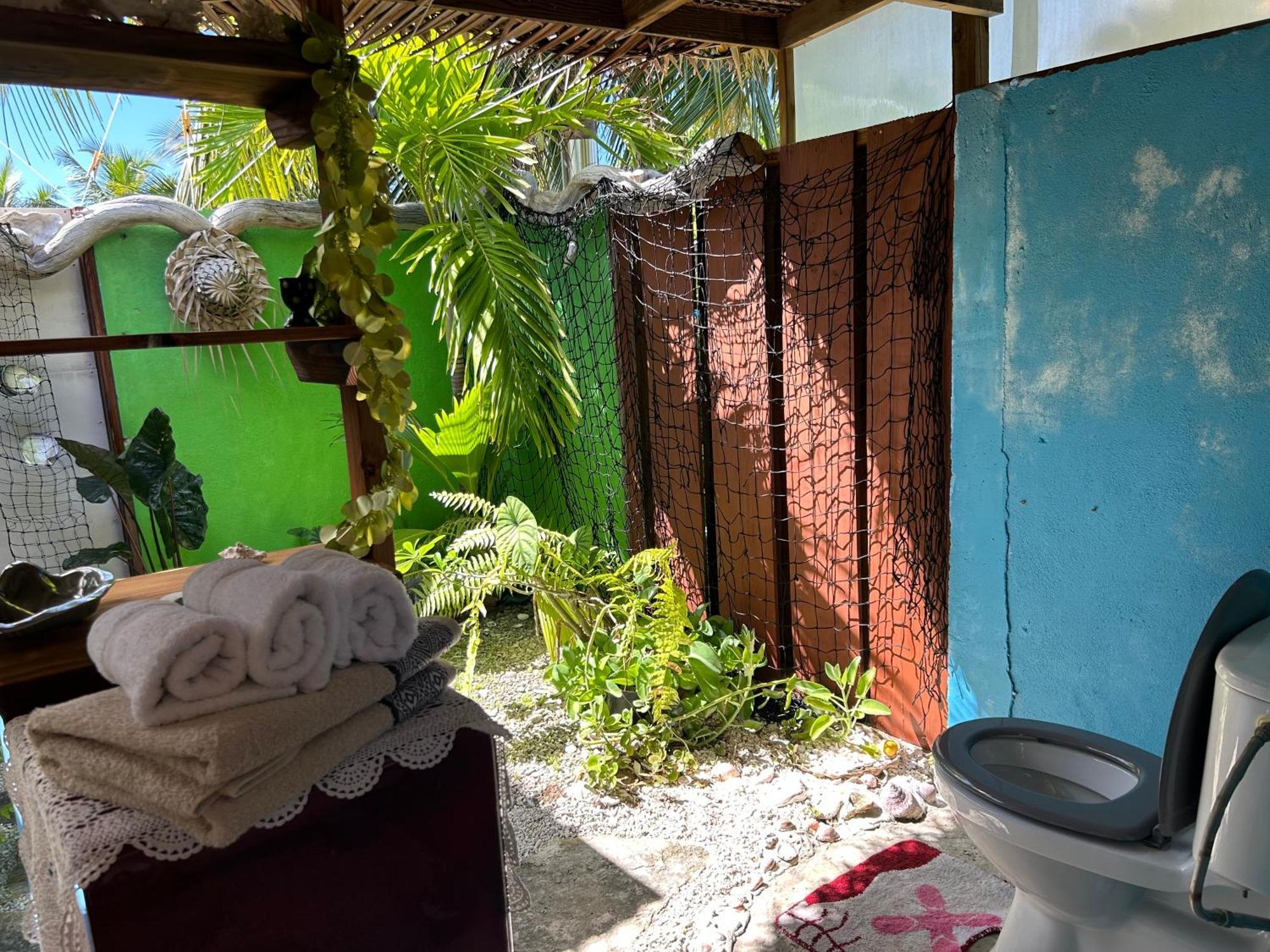 Отель Rangiroa Bliss Tiputa Экстерьер фото